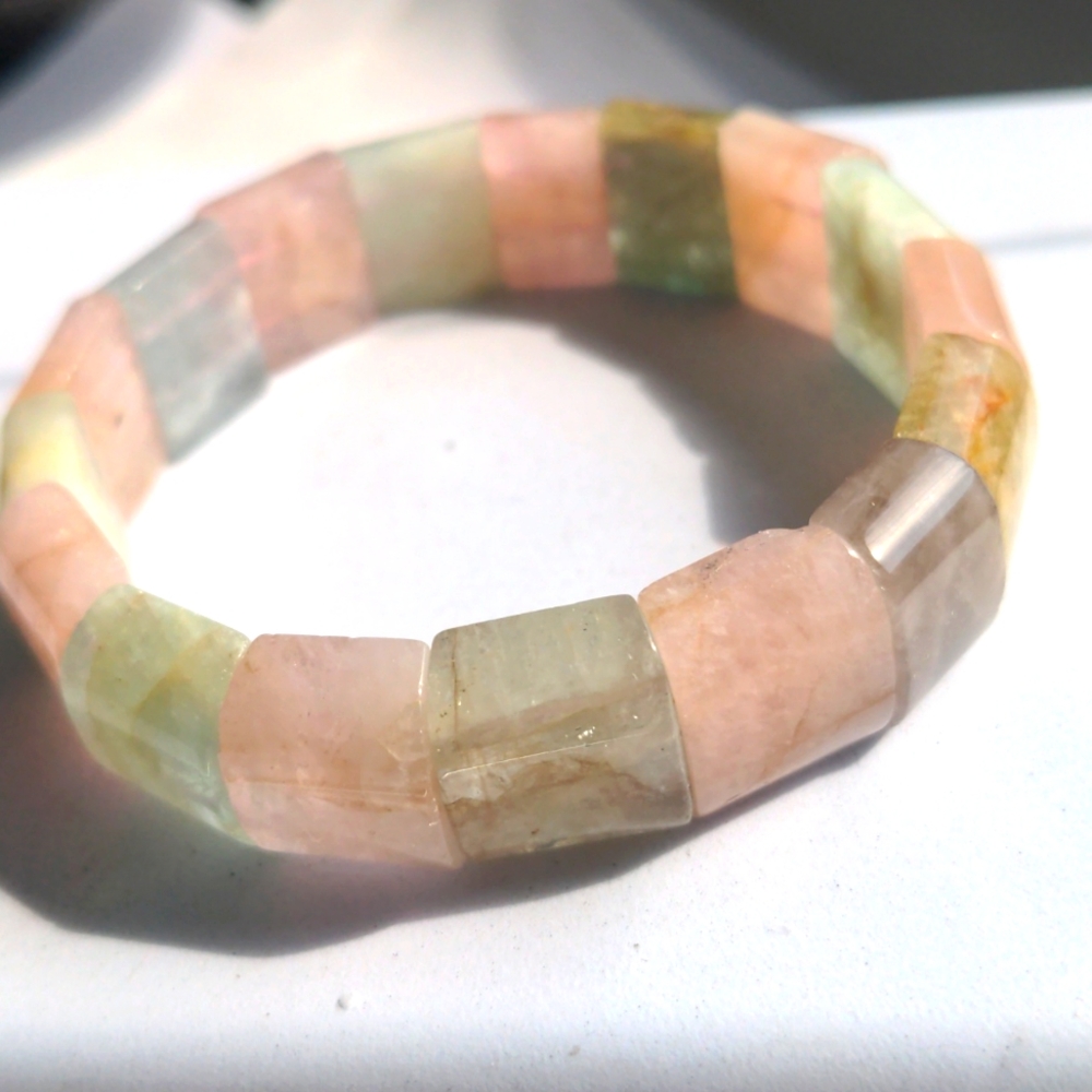 Multicolor Beryl Stretch Bracelet. New.  Morganite, Aquamarine, Pastel gemstones